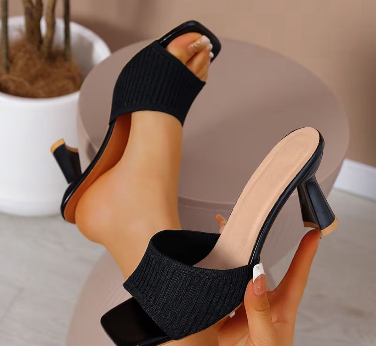 Chunky heeled knitted fashion