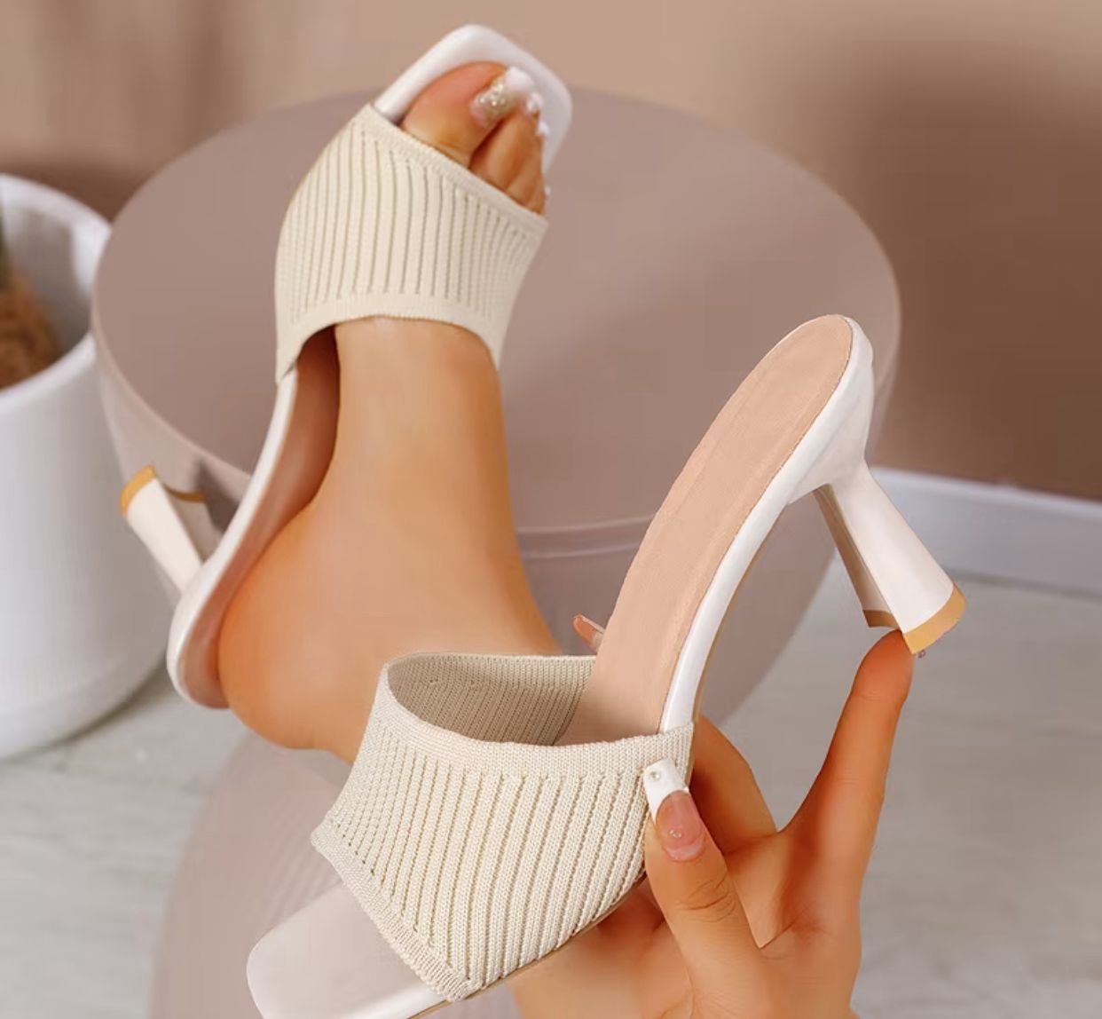 Chunky heeled knitted fashion