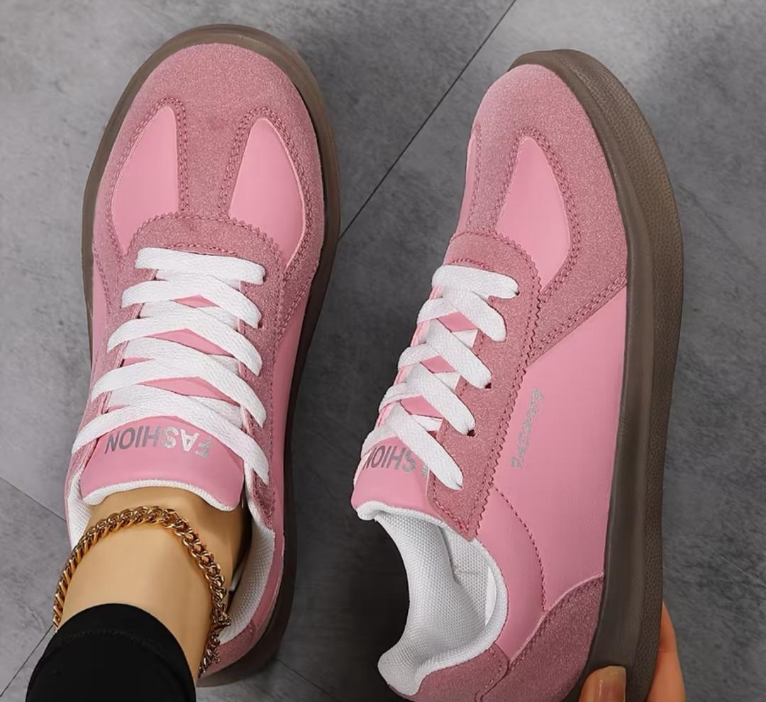 Women's fashion sneakers