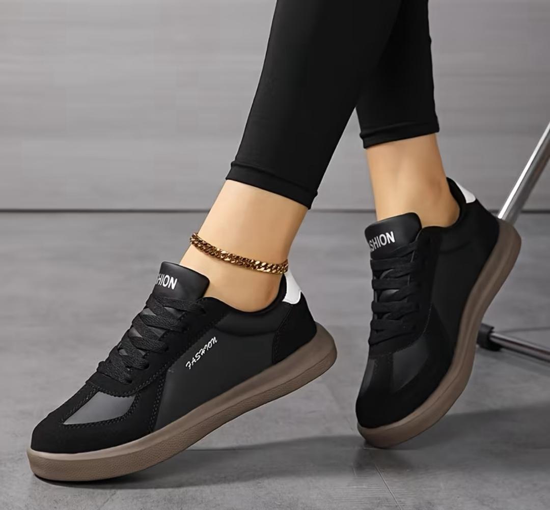 Women's fashion sneakers