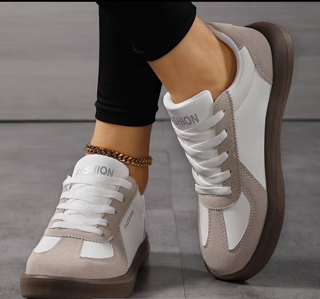 Women's fashion sneakers