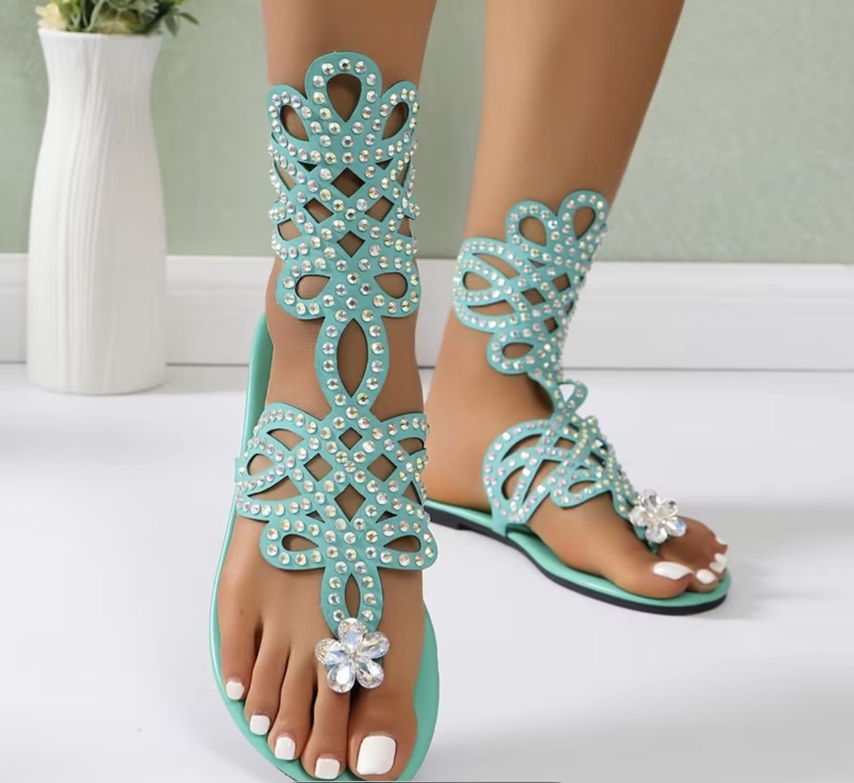 Round toe thong sandals for women