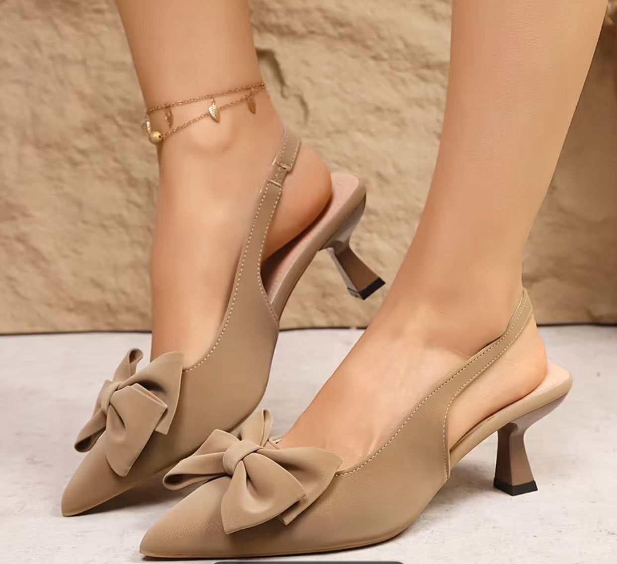 High heel sandals with a French bow