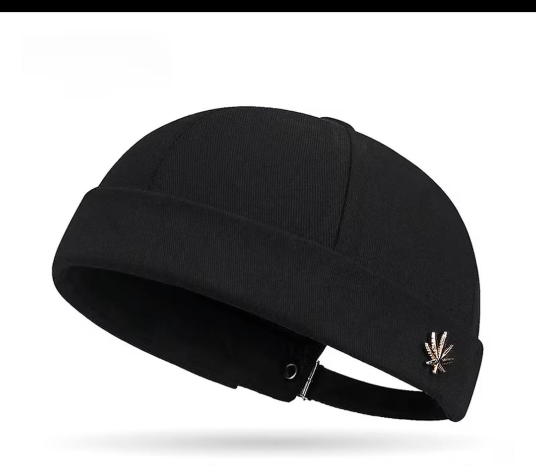 Four Seasons New Maple Leaf Metal Logo Brimless Tang Cap For Men and Women