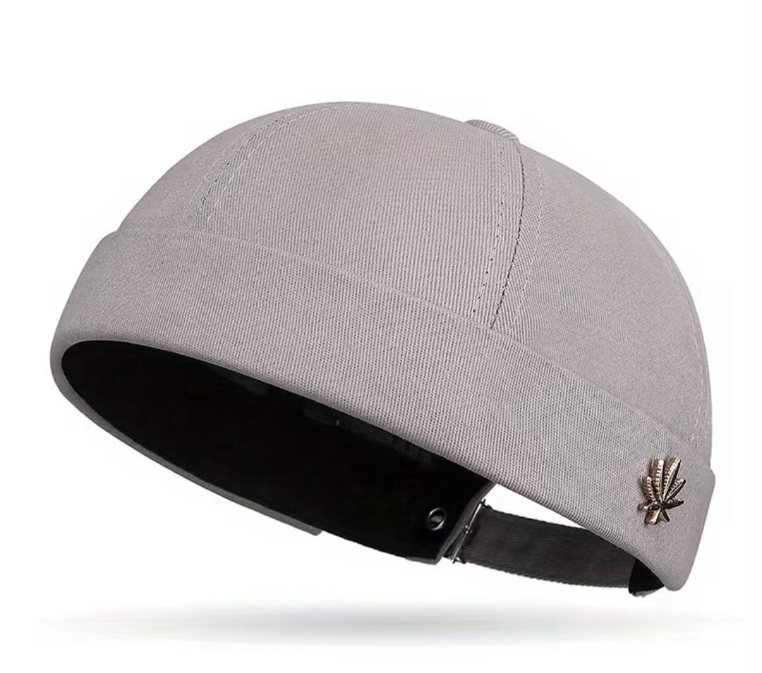 Four Seasons New Maple Leaf Metal Logo Brimless Tang Cap For Men and Women