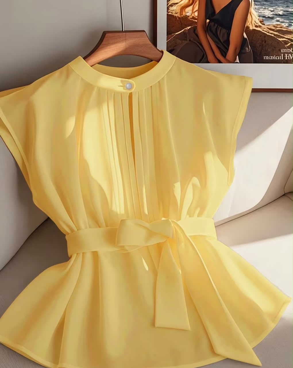 Elegant And Fashionable New Women's Round Neck Belted Top