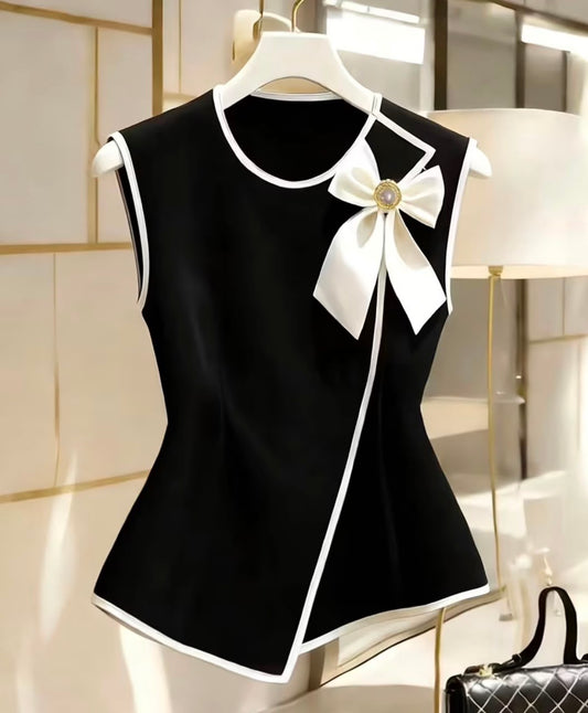 Plus Size Round Neck Sleeveless Blouse